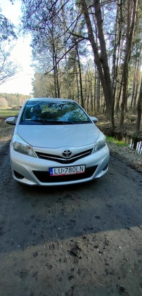 Toyota Yaris cena 35000 przebieg: 103000, rok produkcji 2013 z Pińczów małe 232